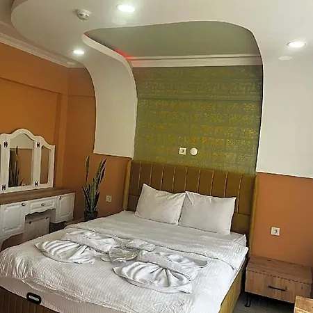 Kadikoey Cemre מלון